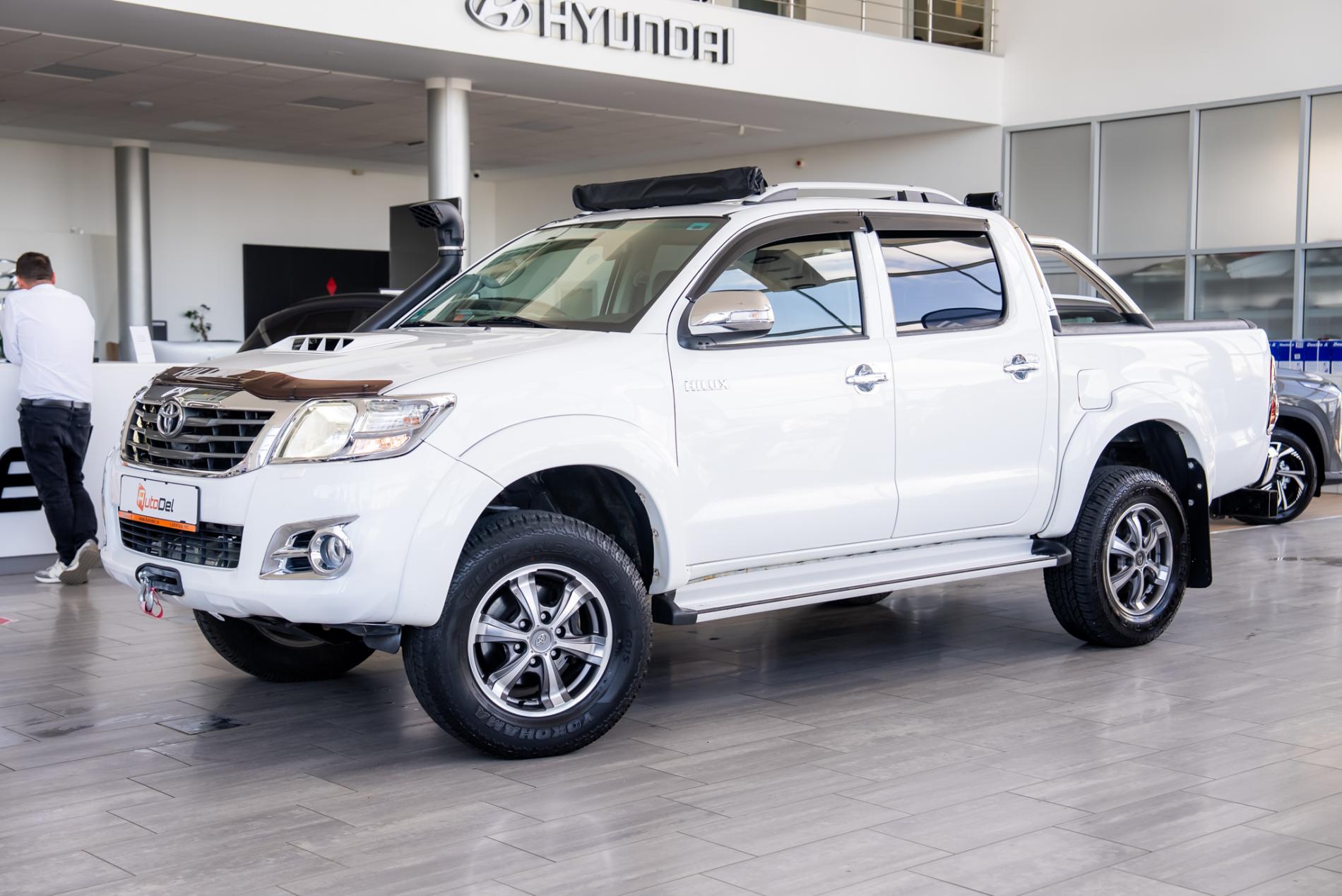 Toyota Hilux 3.0 D-4D DC - Miniatură 3