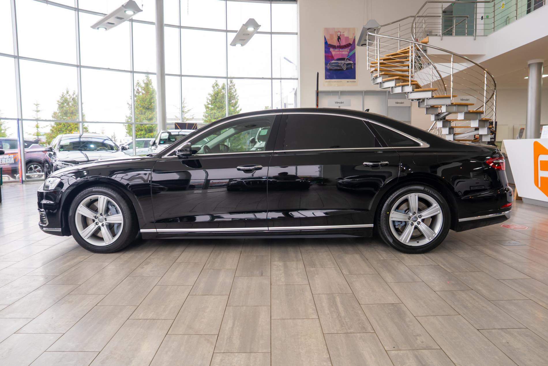 Audi A8 Long 60TFSIe 3.0 Plug-in Hybrid 4x4 - Miniatură 4